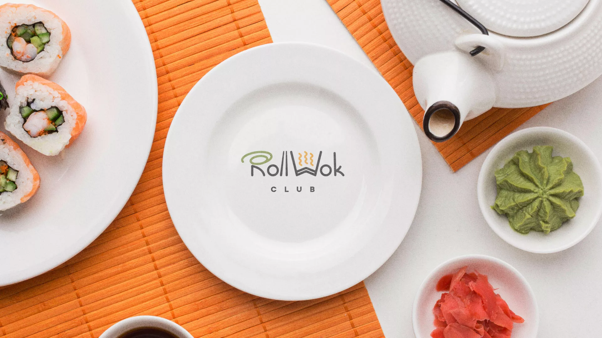 Разработка логотипа и фирменного стиля суши-бара «Roll Wok Club» в Пущино